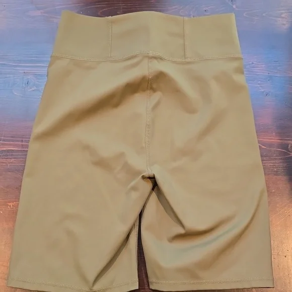 Madewell MWL Women's Green Bike Shorts - Picture 3 of 3